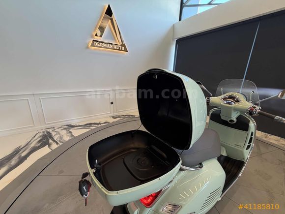 DERMAN AUTO HATASIZ 70KM DE VESPA GTS250 MİNT YEŞİL ÇANTALI