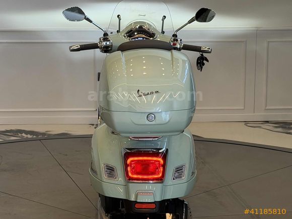 DERMAN AUTO HATASIZ 70KM DE VESPA GTS250 MİNT YEŞİL ÇANTALI