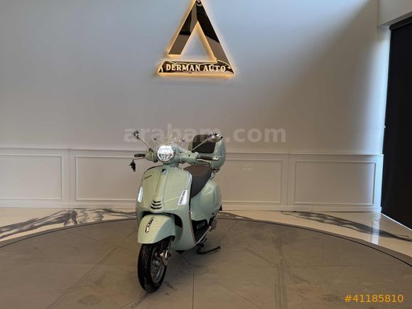 DERMAN AUTO HATASIZ 70KM DE VESPA GTS250 MİNT YEŞİL ÇANTALI
