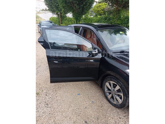Temiz Aile Arabası Düşük Km Hasarsız