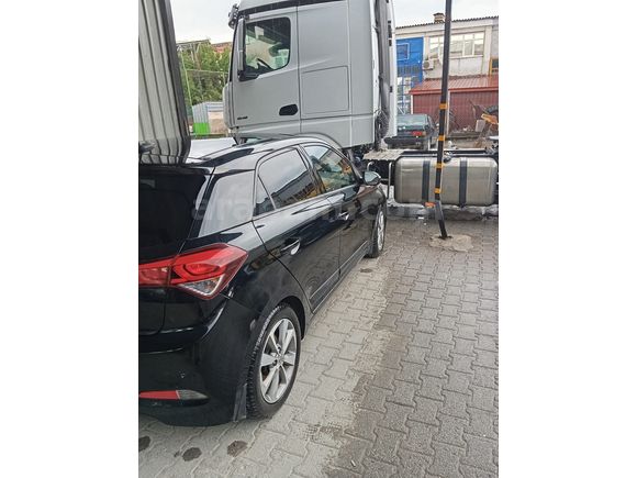 Temiz Aile Arabası Düşük Km Hasarsız