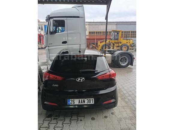 Temiz Aile Arabası Düşük Km Hasarsız