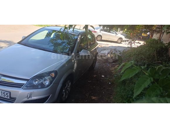 Sahibinden boyasız değişensiz Opel Astra 1.6 Enjoy Plus 2012 Model Isparta 167.000 km Gri (Gümüş)