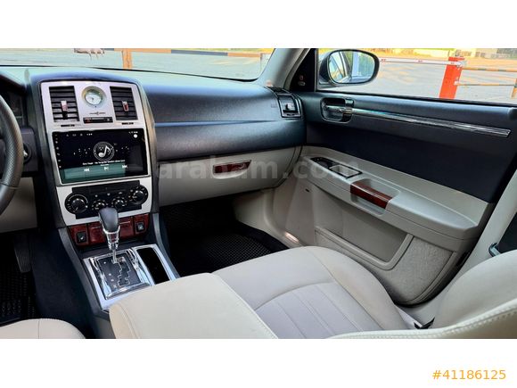 TOLCAR ( CHRYSLER 300 C )