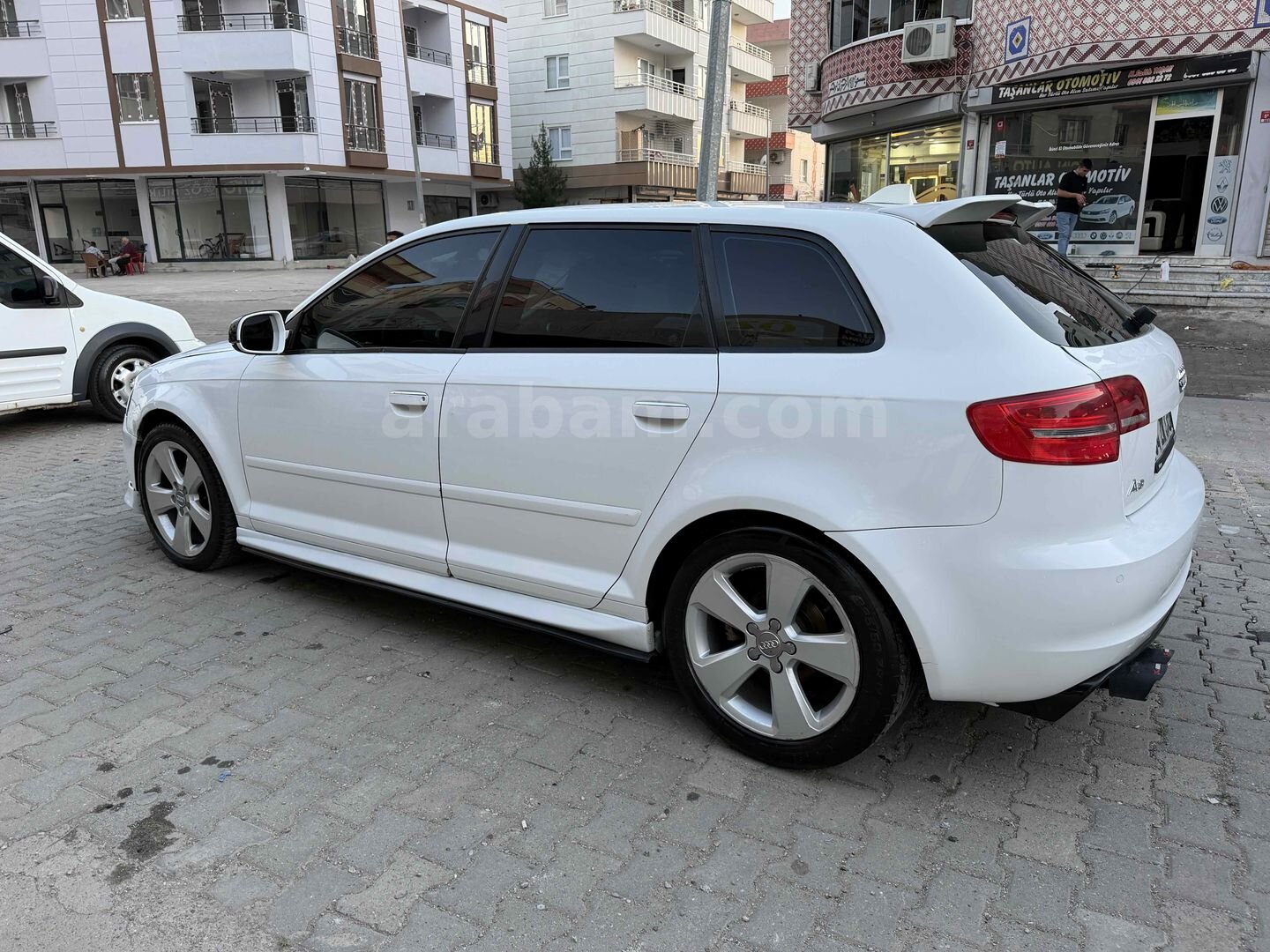 Galeriden Audi A3 Sportback 1.6 Ambiente 2012 Model Batman 360.000 km Beyaz 6