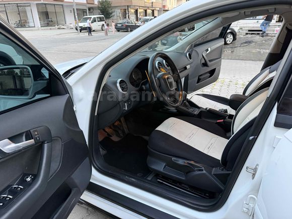 Galeriden Audi A3 Sportback 1.6 Ambiente 2012 Model Batman