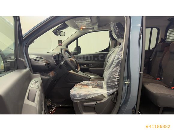 JOY AUTO 2026 '0' KM OPEL COMBO EDİTİON PRO EKRAN/YÜKSEK KONSOL
