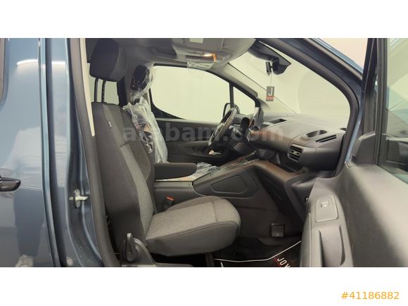 JOY AUTO 2026 '0' KM OPEL COMBO EDİTİON PRO EKRAN/YÜKSEK KONSOL