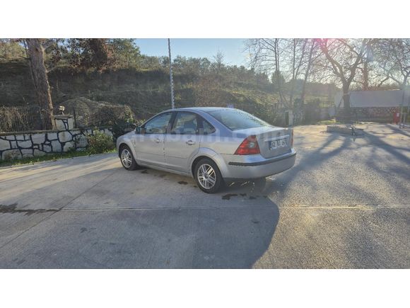Sahibinden Ford Focus 1.6 Ghia 2006 Model