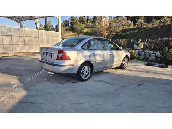 Sahibinden Ford Focus 1.6 Ghia 2006 Model
