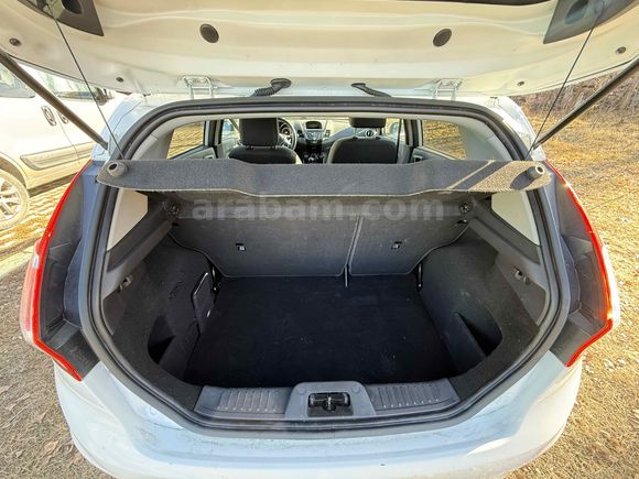 Sahibinden Ford Fiesta 1.4 Titanium 2015 Model 