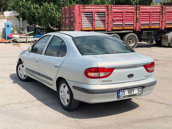 Galeriden Renault Megane 1.6 RXi 2001 Model 