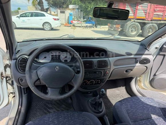 Galeriden Renault Megane 1.6 RXi 2001 Model 