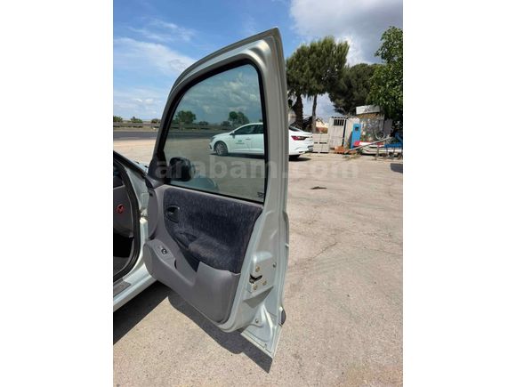 Galeriden Renault Megane 1.6 RXi 2001 Model 