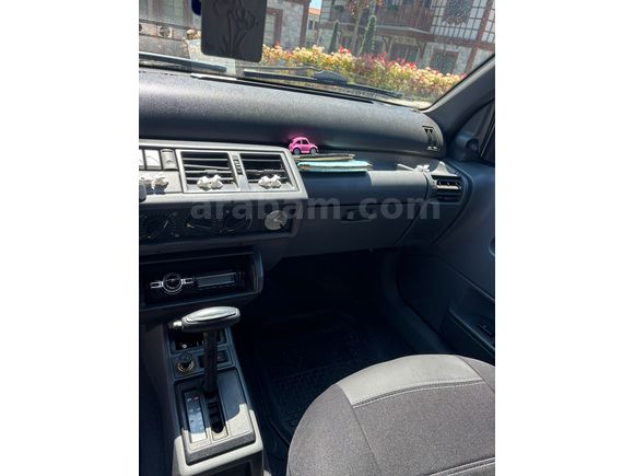 Sahibinden Renault Clio 1.4 RN 1997 Model 