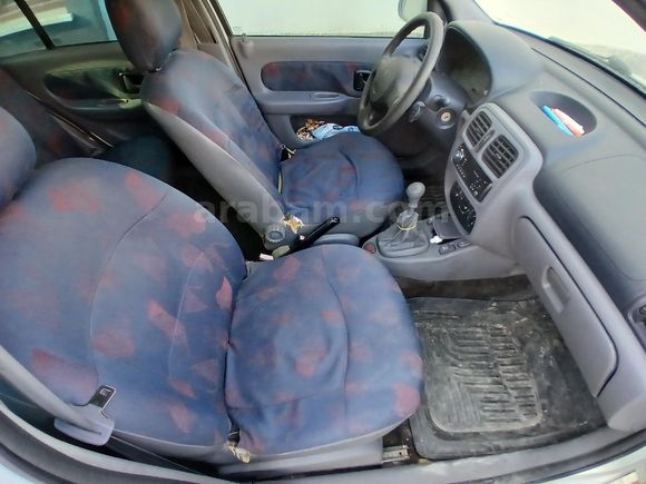 Sahibinden Renault Clio 1.4 RNA 2000 Model