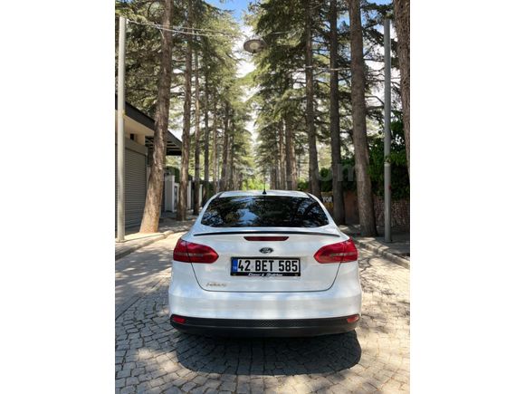 DEGİŞENSİZ AİLE ARACI 1.6 TDCİ MANUEL