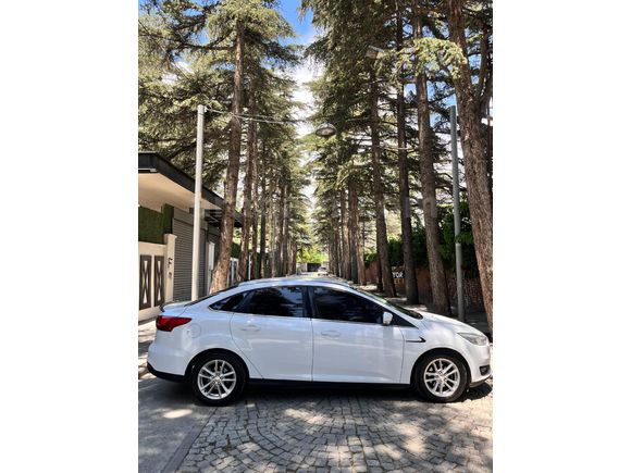 DEGİŞENSİZ AİLE ARACI 1.6 TDCİ MANUEL