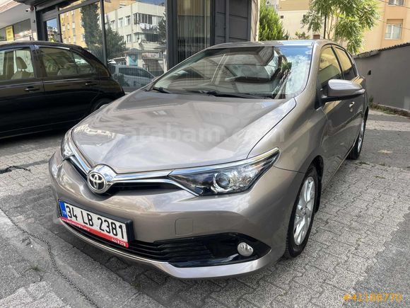 TOYOTA AURİS İLK ELDEN YETKILI SERVIS BAKIMLI 145 000 KM ORJINAL