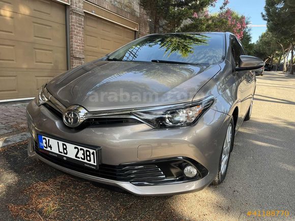 TOYOTA AURİS İLK ELDEN YETKILI SERVIS BAKIMLI 145 000 KM ORJINAL