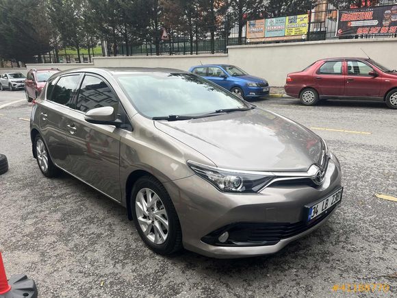 TOYOTA AURİS YETKILI SERVIS BAKIMLI 145 000 KM ORJINAL