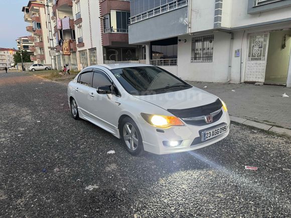Sahibinden Honda Civic 1.6i VTEC Premium 2010 Model 