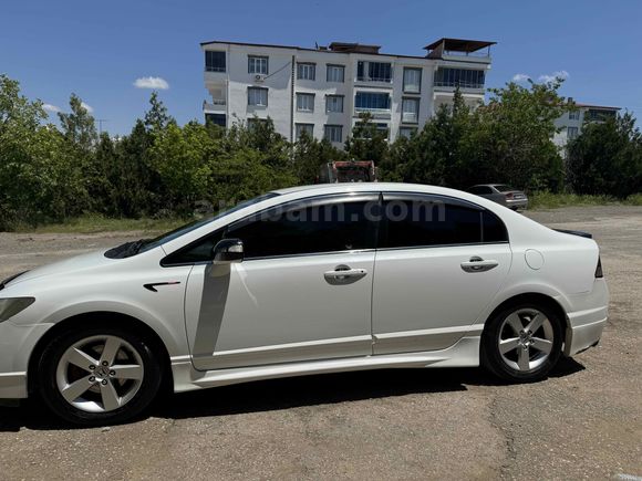 Sahibinden Honda Civic 1.6i VTEC Premium 2010 Model 