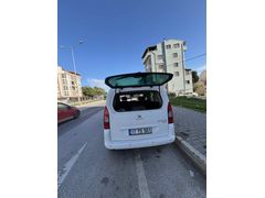 Sahibinden Peugeot Partner 1.6 HDI Zenith 2014 Model  197.000 km Beyaz