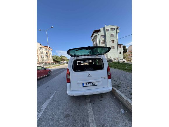 Sahibinden Peugeot Partner 1.6 HDI Zenith 2014 Model  197.000 km Beyaz