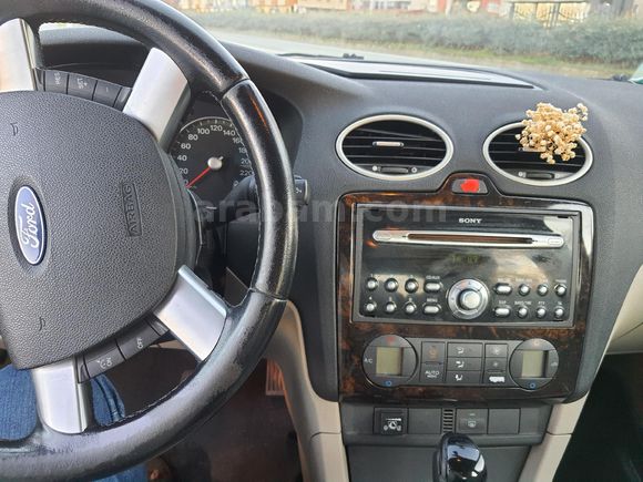 Sahibinden Ford Focus 1.6 Ghia 2006 Model