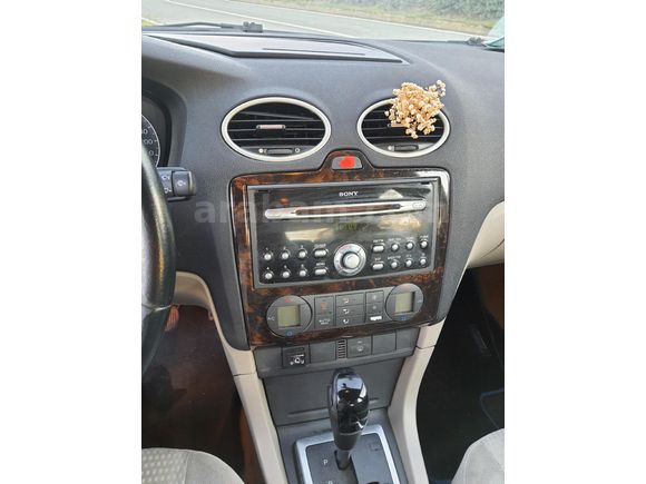 Sahibinden Ford Focus 1.6 Ghia 2006 Model