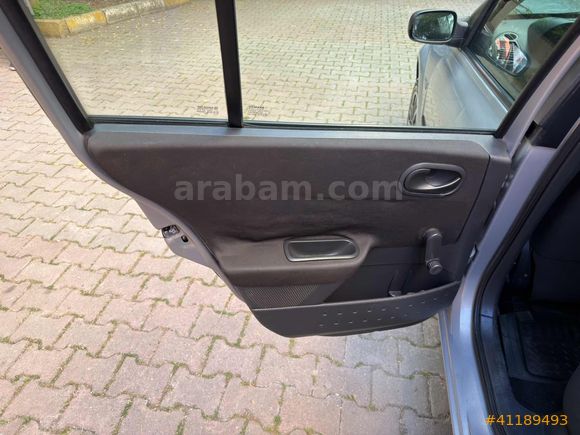 2005 MODEL MEGANE 1.4 16 VALF HB BENZİNLİ KLİMALI TERTEMİZ