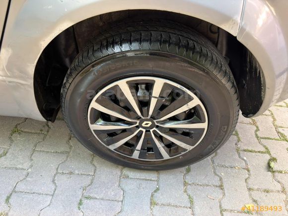 2005 MODEL MEGANE 1.4 16 VALF HB BENZİNLİ KLİMALI TERTEMİZ