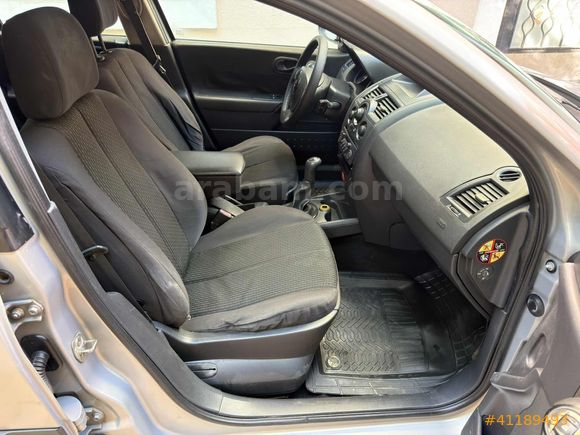 2005 MODEL MEGANE 1.4 16 VALF HB BENZİNLİ KLİMALI TERTEMİZ