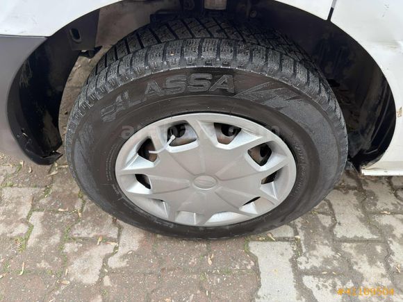 2017 MODEL CUSTOM PANELVAN KLİMALI 6 İLERİ VİTES % 20 FATURALI