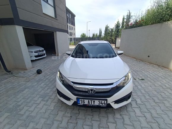 Sahibinden Honda Civic 1.6i VTEC Elegance 2018 Model  177.000 km Beyaz
