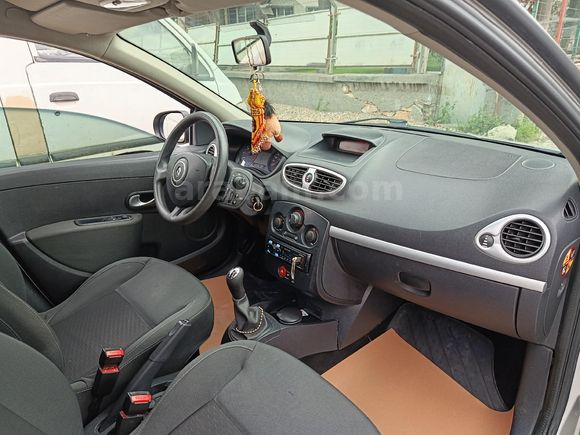 Sahibinden Renault Clio 1.2 Expression 2009 Model