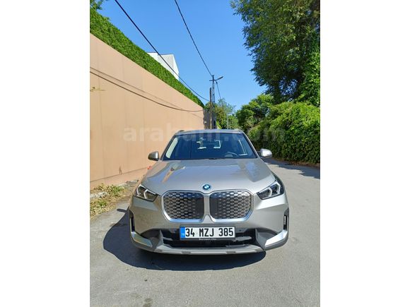 Sahibinden BMW iX1 eDrive20 Sport Line 2025 Model  22.000 km Gri
