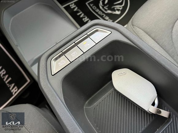 PEUGEOT BAYKARALAR 2024 EV3 ELEGANCE STANDART RANGE 204HP