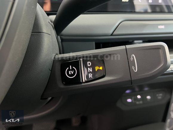 PEUGEOT BAYKARALAR 2024 EV3 ELEGANCE STANDART RANGE 204HP