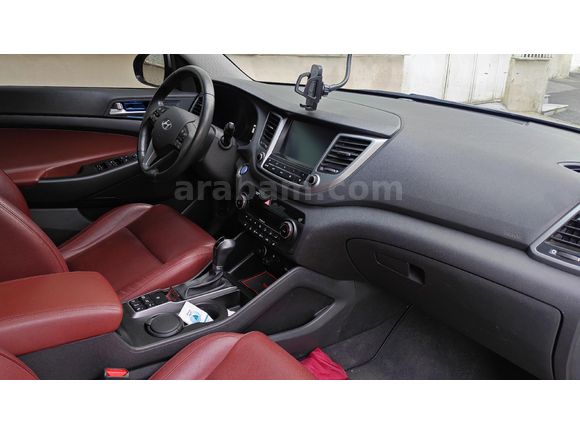 53Bin Km Kapalı Garaj Aracı