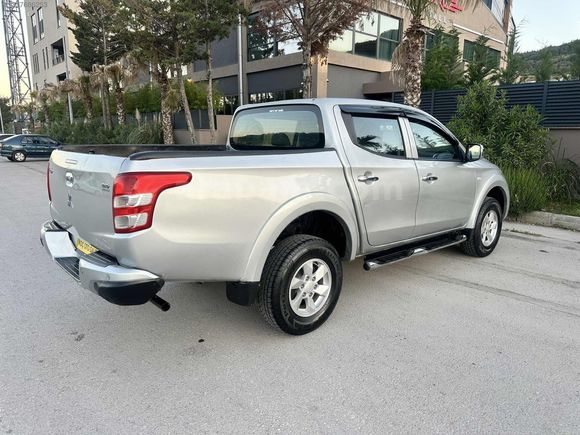 MİTSUBİSHİ L 200 FUL ORJINAL KOÇ OTO GALERİ