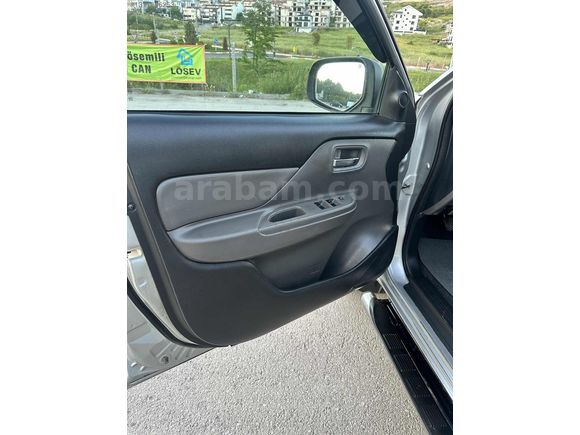 MİTSUBİSHİ L 200 FUL ORJINAL KOÇ OTO GALERİ