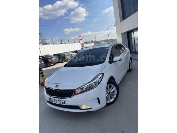 Sahibinden Kia Cerato 1.6 CRDi Concept Plus 2016 Model  175.000 km Beyaz