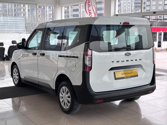 ÖZKAYALAR'DAN 2024 MODEL COURİER 1.5 ECOBLUE TREND 100 HP