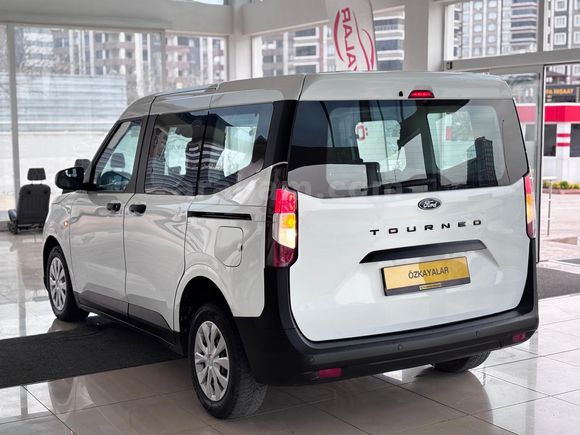 ÖZKAYALAR'DAN 2024 MODEL COURİER 1.5 ECOBLUE TREND 100 HP