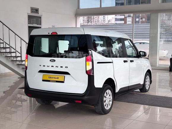 ÖZKAYALAR'DAN 2024 MODEL COURİER 1.5 ECOBLUE TREND 100 HP