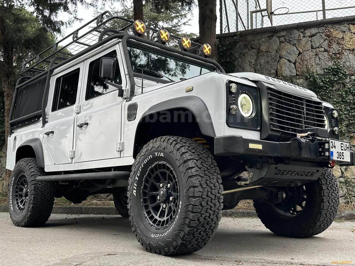Galeriden Land Rover Defender 110 2.5 D 1993 Model İstanbul 6.001 km Beyaz 1