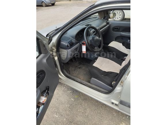 Sahibinden Renault Clio 1.4 RNA 2001 Model