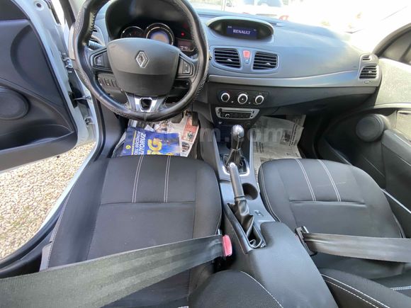 Sahibinden Renault Fluence 1.5 dCi Touch Plus 2014 Model
Trafiğe 2015 çıkışlıdır 